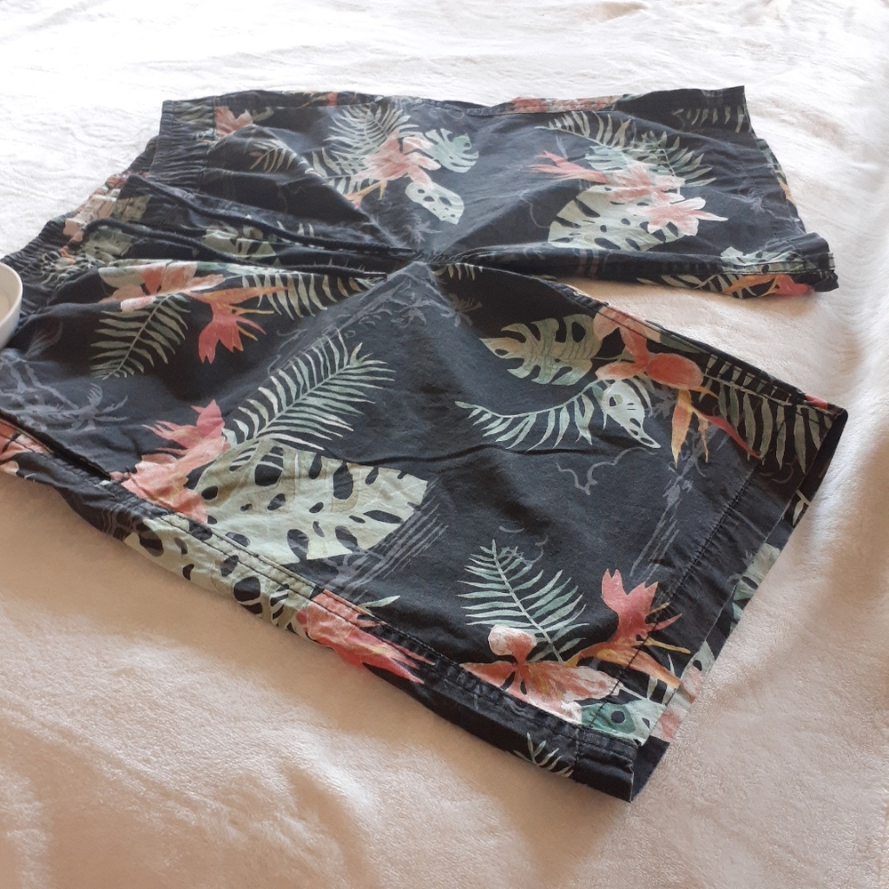 SHORT   L.G.G H & M   SIZE  L.